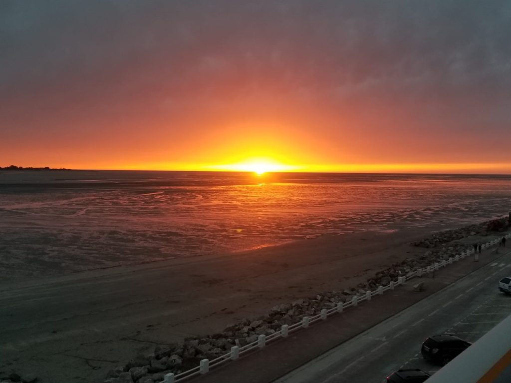 Coucher de soleil face à la location de vacances au Crotoy